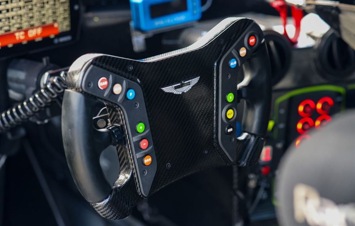 2022-aston-martin-vantage-amr-gt4