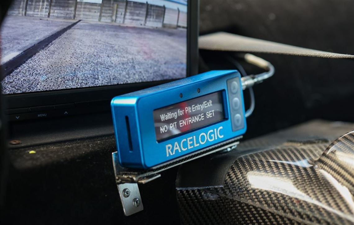 2022-aston-martin-vantage-amr-gt4