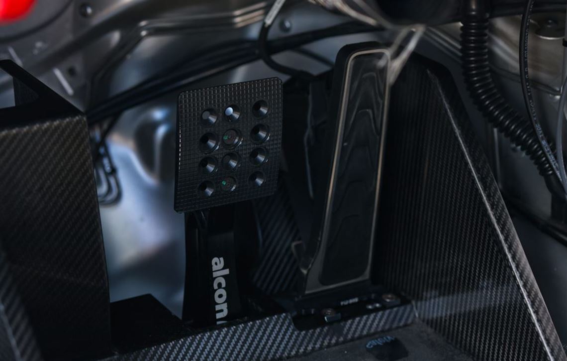 2022-aston-martin-vantage-amr-gt4