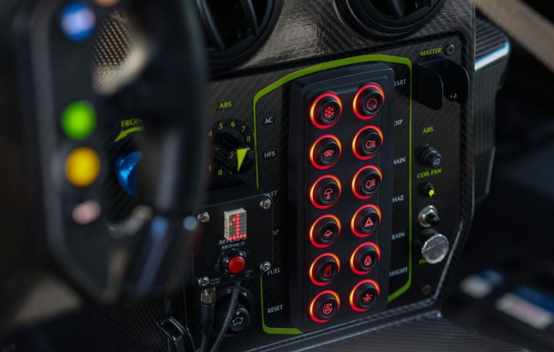 2022-aston-martin-vantage-amr-gt4