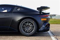 2022-aston-martin-vantage-amr-gt4