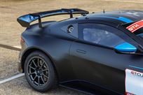 2022-aston-martin-vantage-amr-gt4