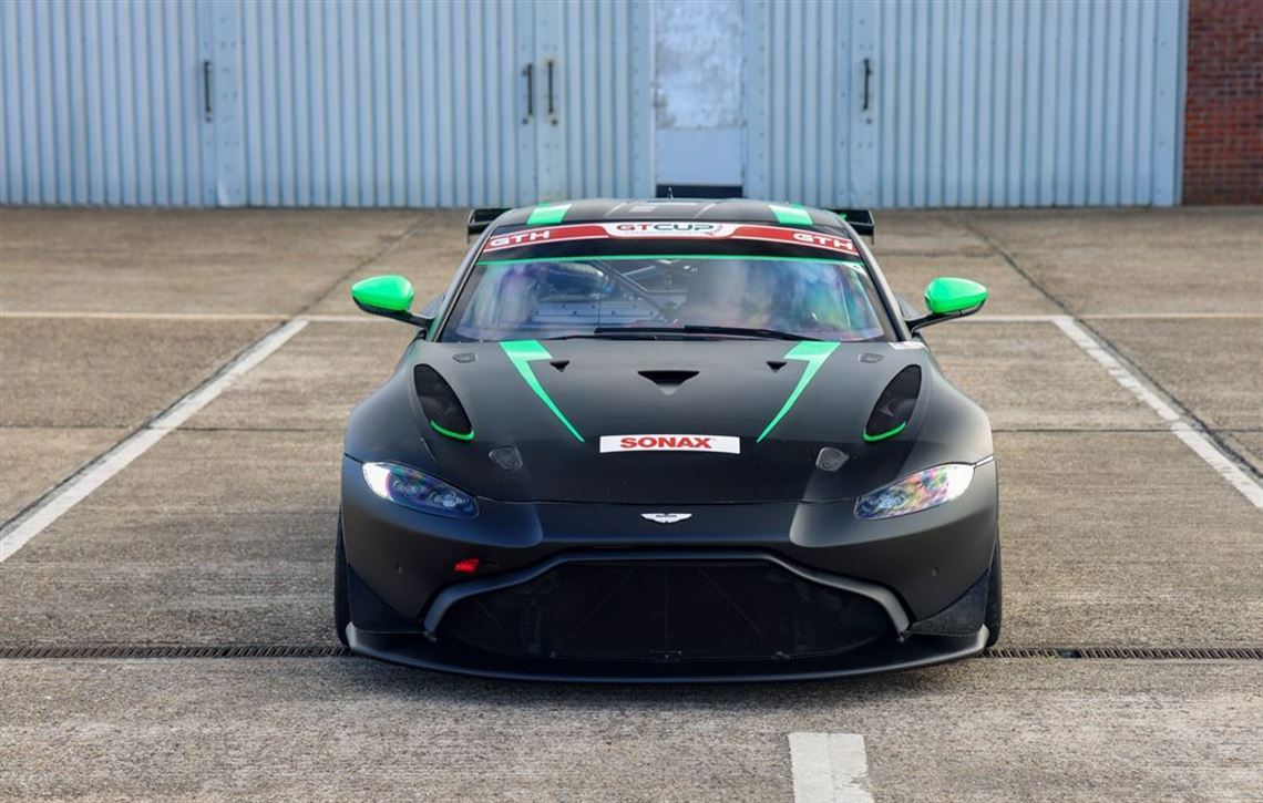 2021-aston-martin-vantage-amr-gt4