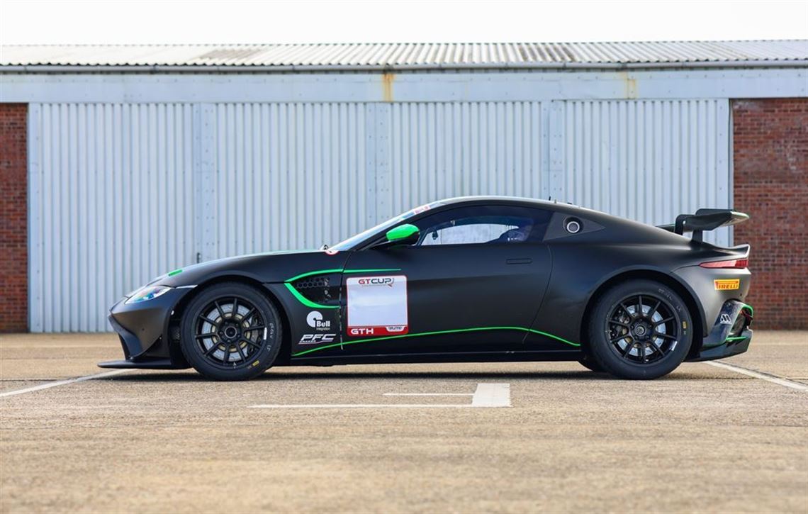 2021-aston-martin-vantage-amr-gt4
