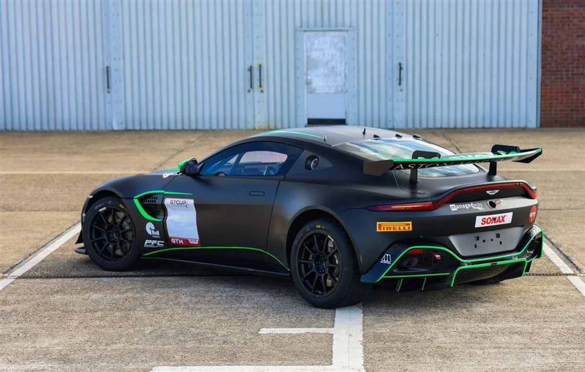 2021-aston-martin-vantage-amr-gt4