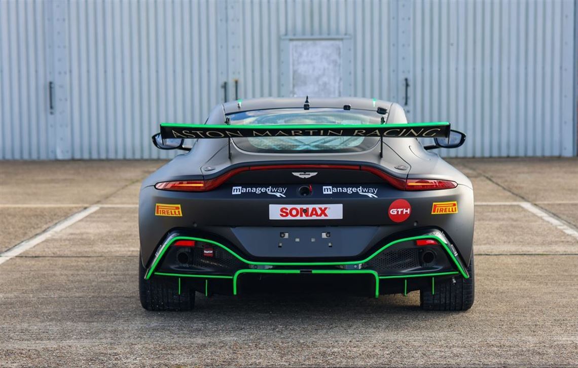2021-aston-martin-vantage-amr-gt4