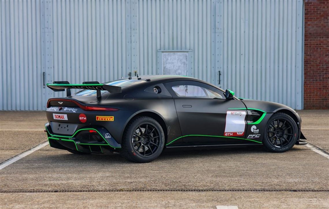 2021-aston-martin-vantage-amr-gt4