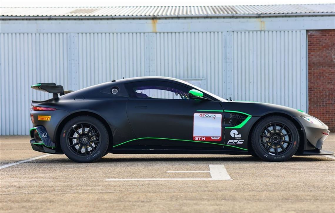 2021-aston-martin-vantage-amr-gt4