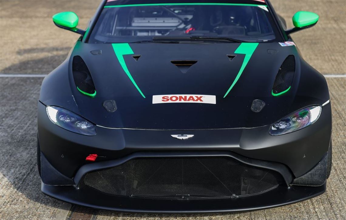 2021-aston-martin-vantage-amr-gt4