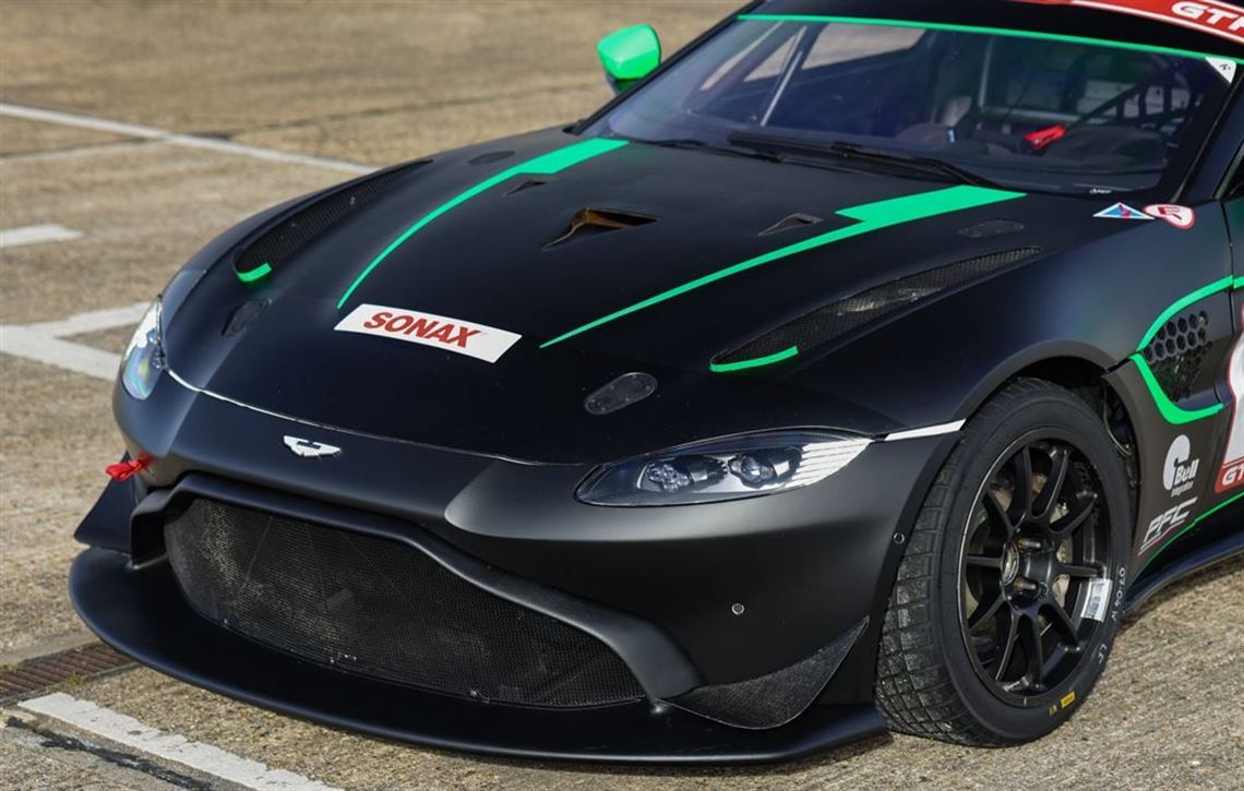2021-aston-martin-vantage-amr-gt4
