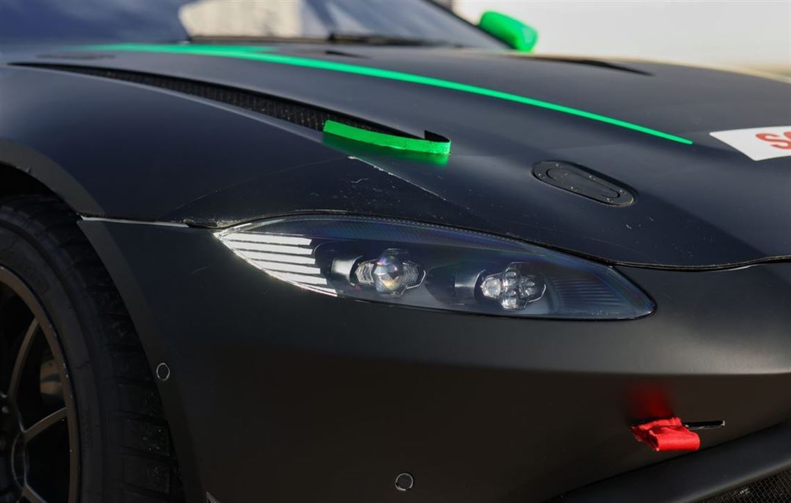 2021-aston-martin-vantage-amr-gt4