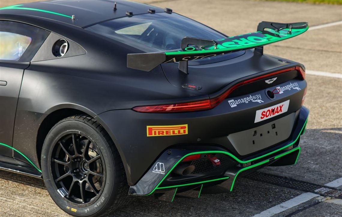 2021-aston-martin-vantage-amr-gt4