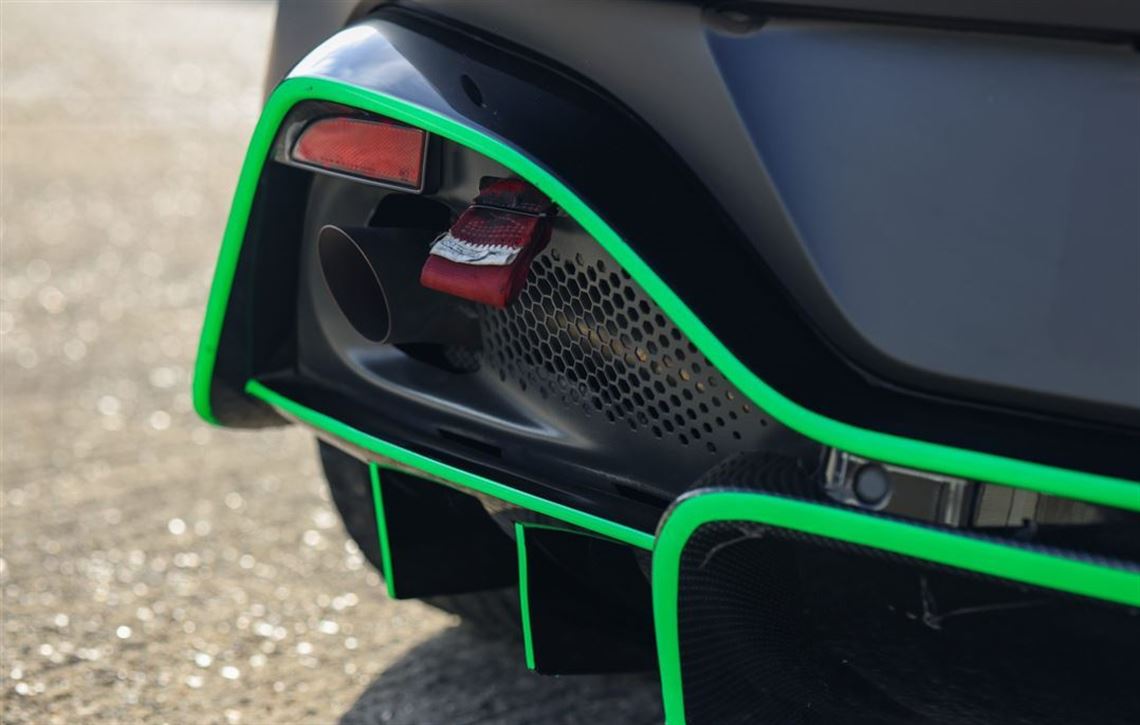 2021-aston-martin-vantage-amr-gt4