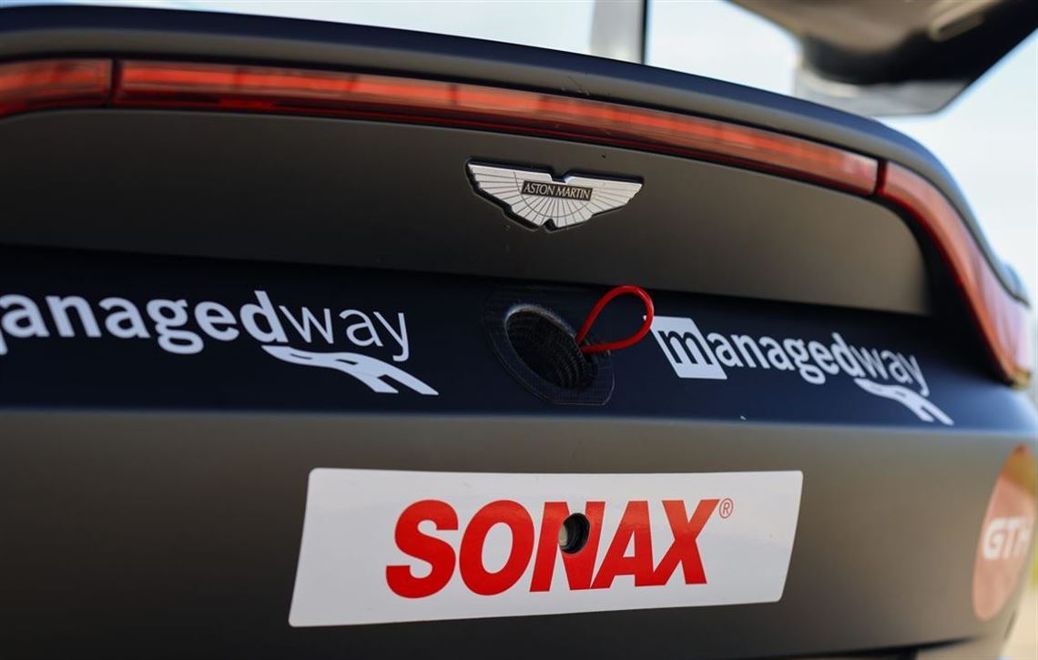 2021-aston-martin-vantage-amr-gt4