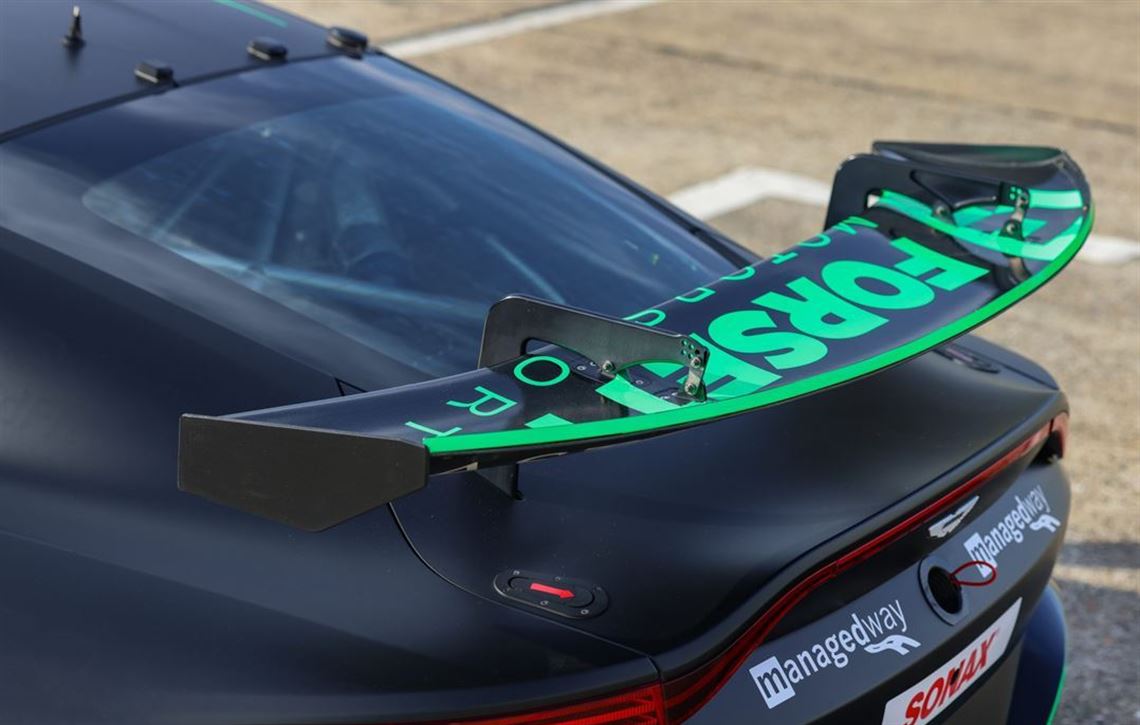 2021-aston-martin-vantage-amr-gt4