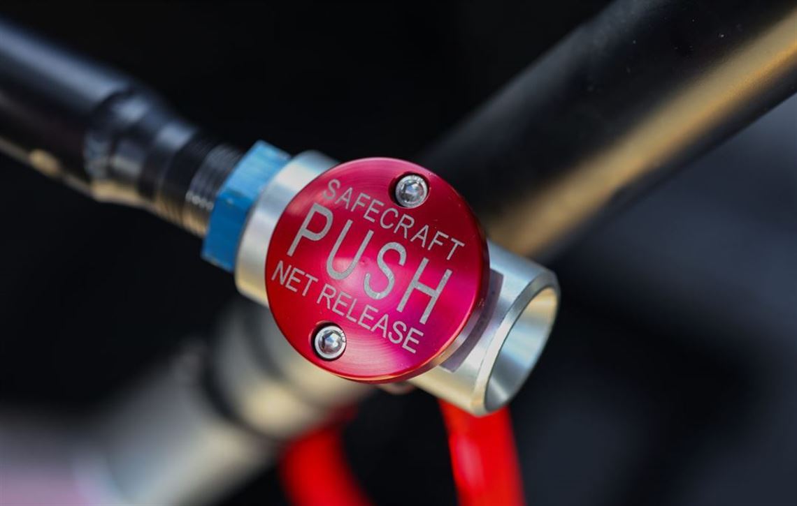 2021-aston-martin-vantage-amr-gt4