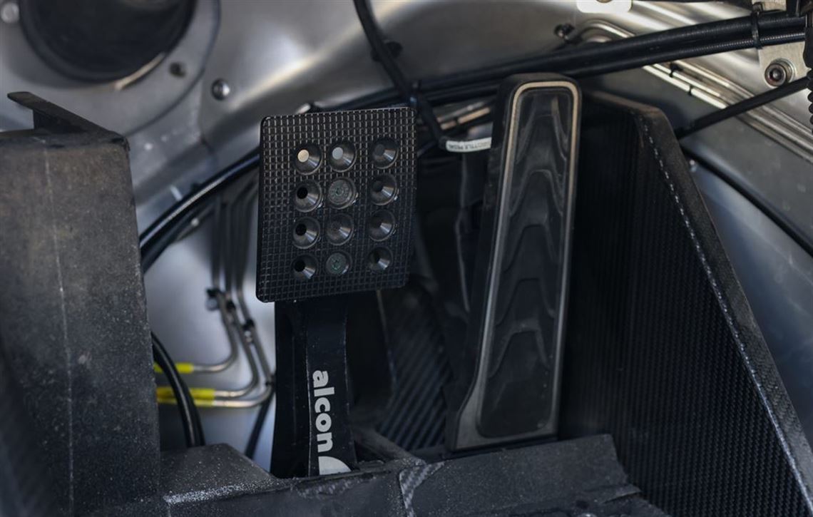 2021-aston-martin-vantage-amr-gt4