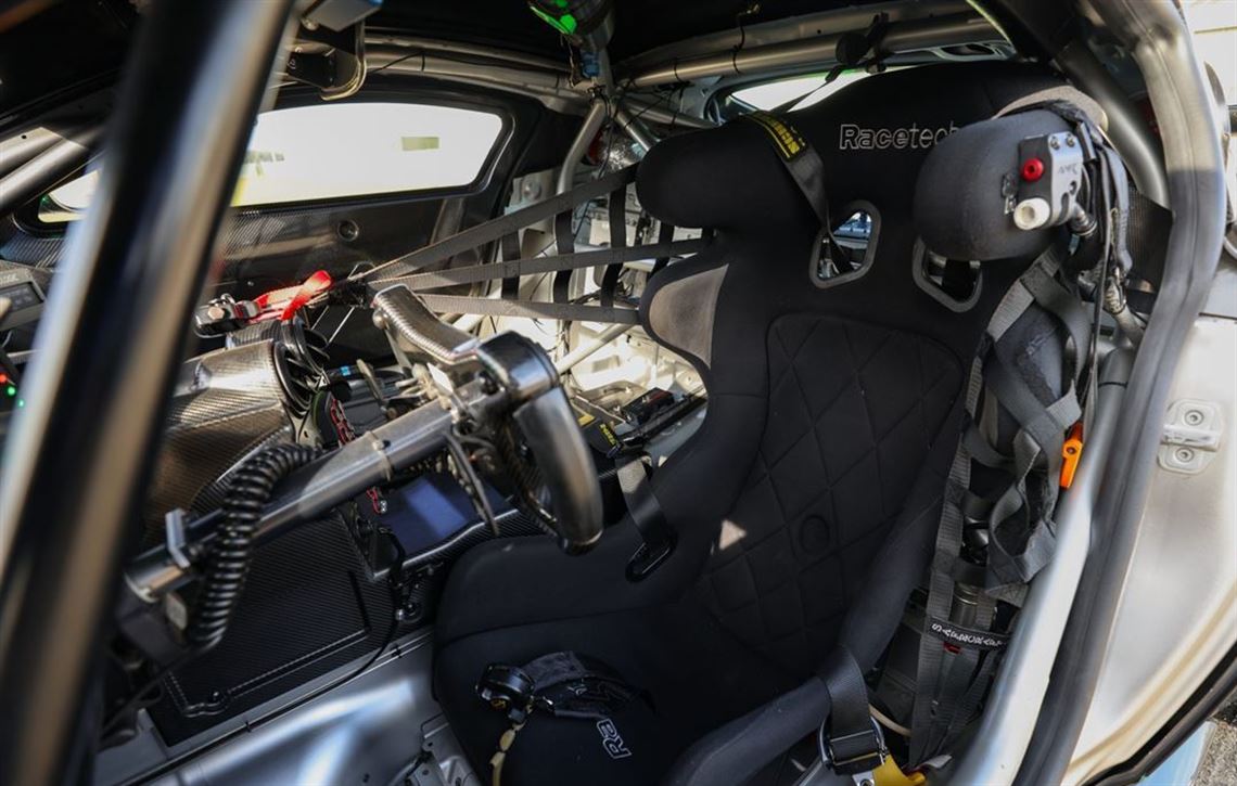 2021-aston-martin-vantage-amr-gt4