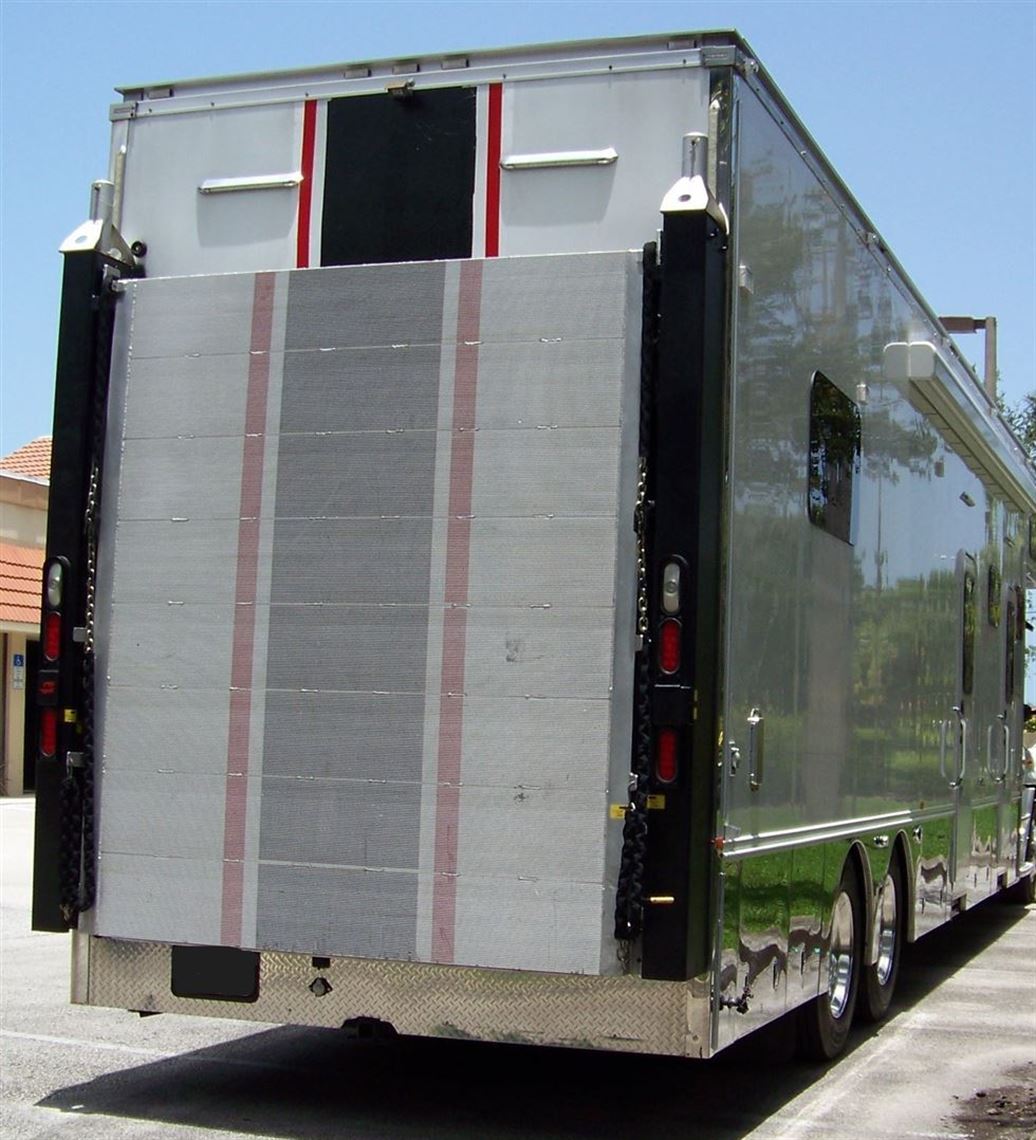 haulmark-two-car-motor-garage-2014-freigthlin