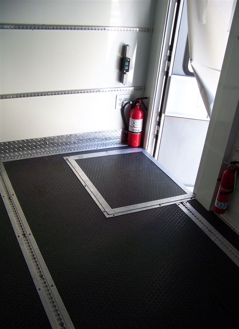 haulmark-two-car-motor-garage-2014-freigthlin