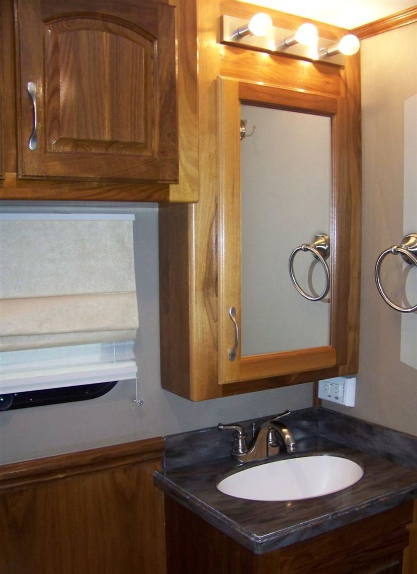 haulmark-two-car-motor-garage-2014-freigthlin