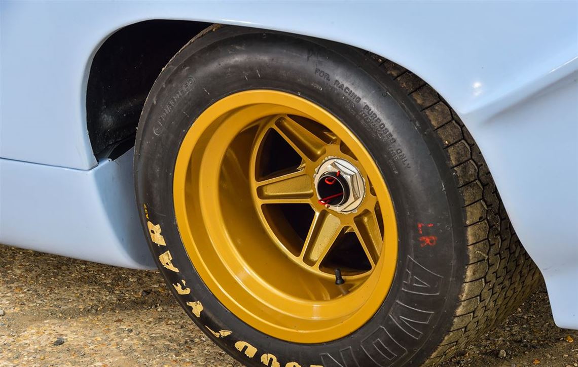 lola-t70-mk3b
