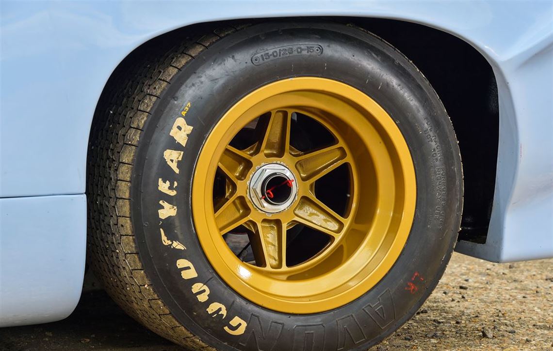 lola-t70-mk3b