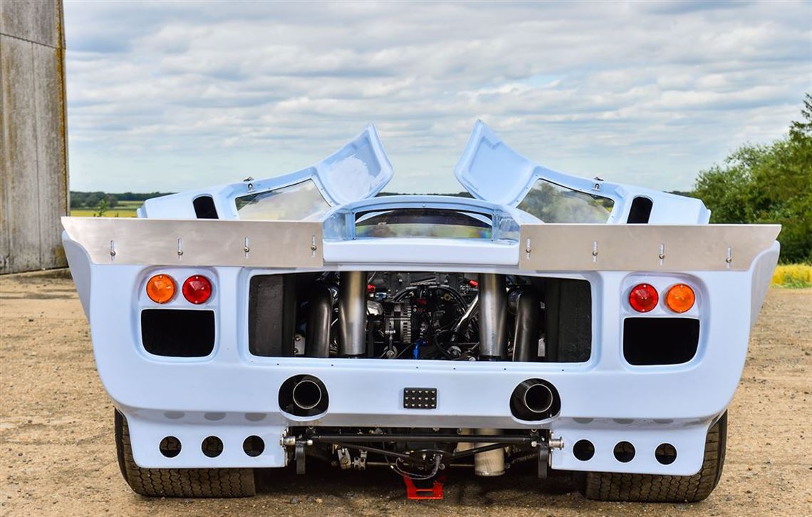 lola-t70-mk3b