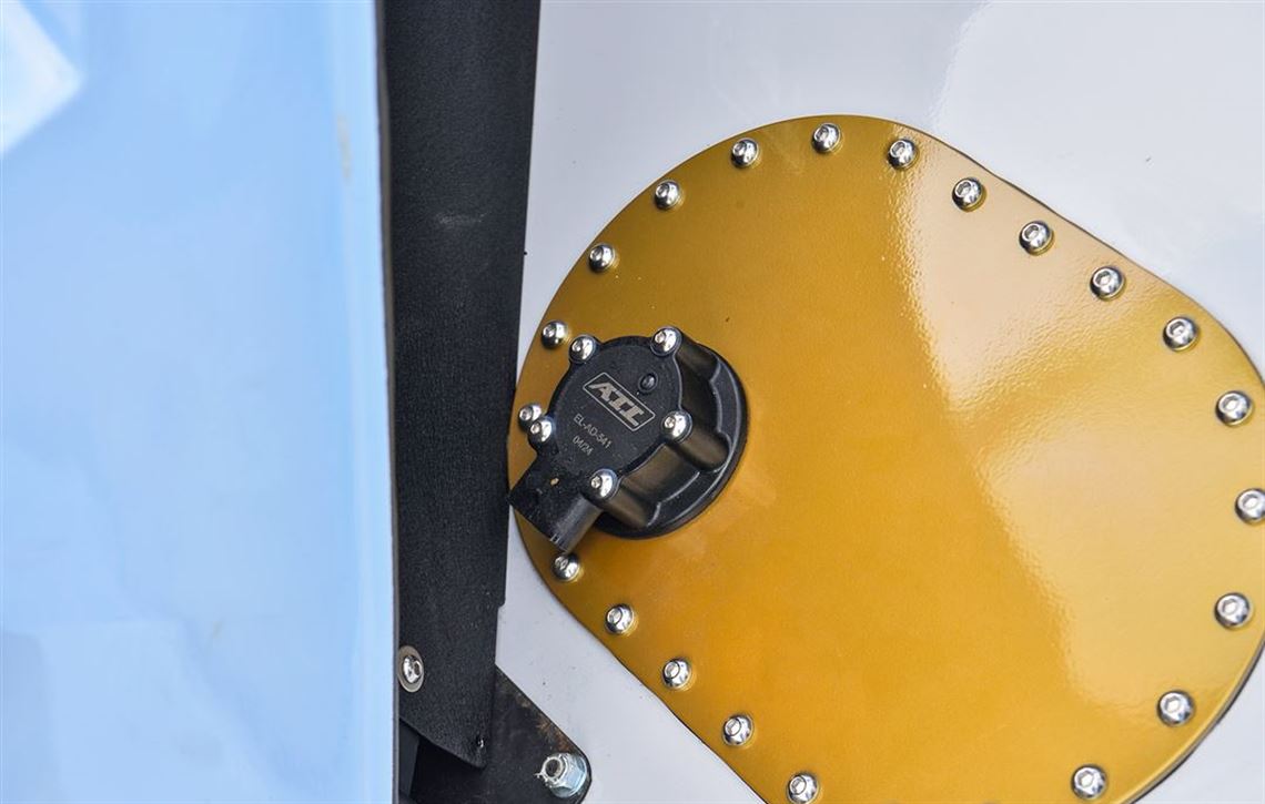lola-t70-mk3b