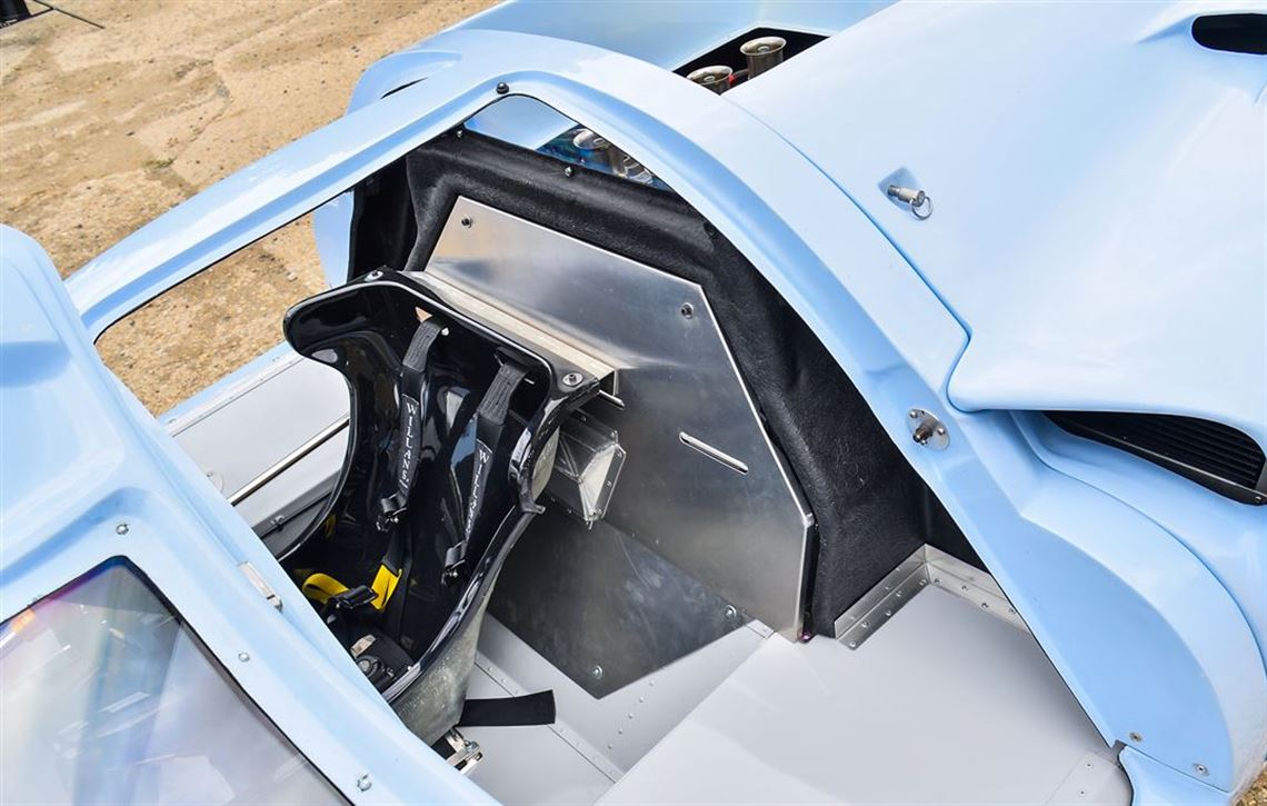 lola-t70-mk3b