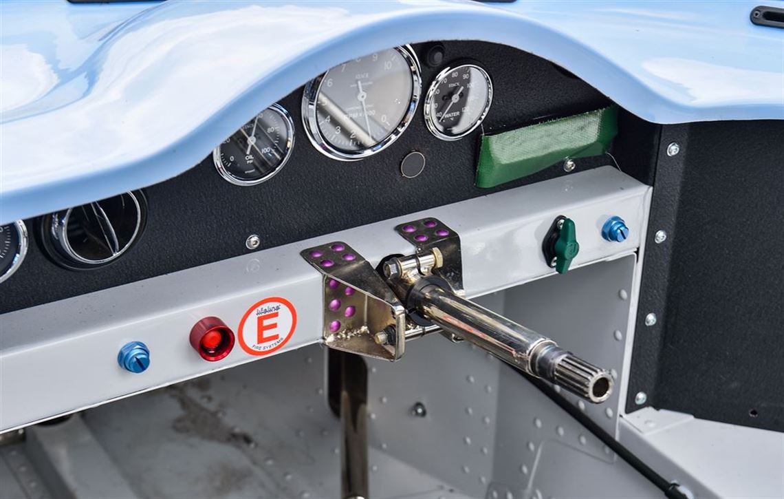 lola-t70-mk3b