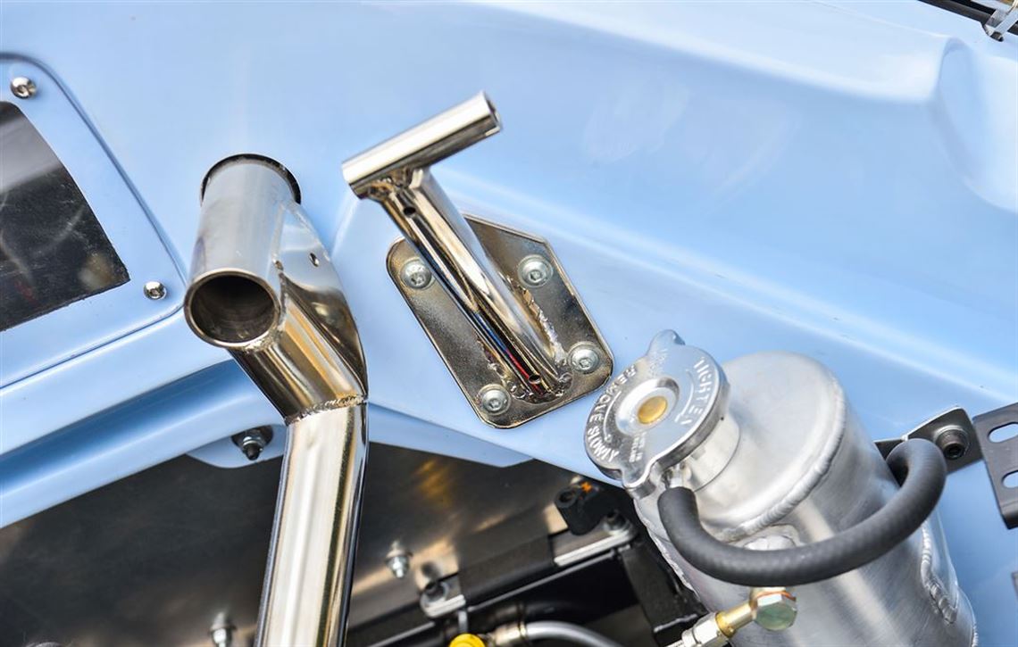 lola-t70-mk3b